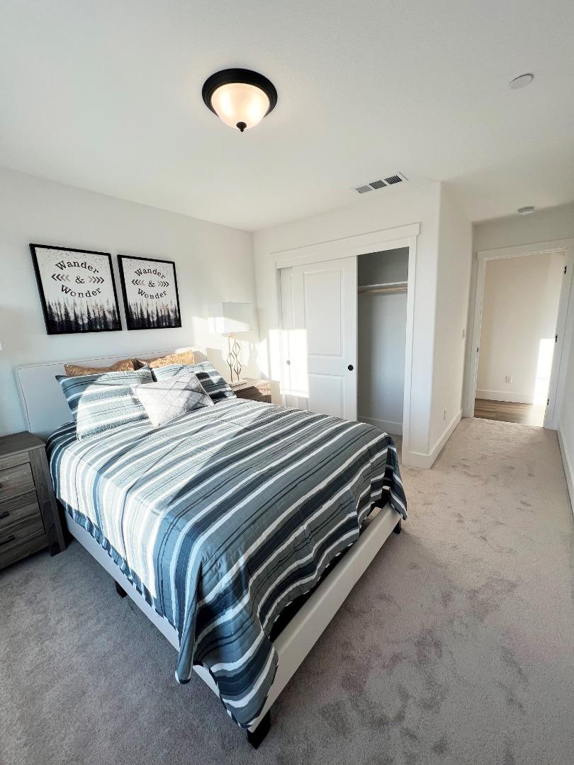 Detail Gallery Image 4 of 24 For 1183 Scout Peak Way #14-8,  Hollister,  CA 95023 - 3 Beds | 2/1 Baths