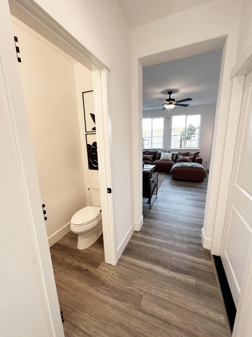 Detail Gallery Image 6 of 24 For 1183 Scout Peak Way #14-8,  Hollister,  CA 95023 - 3 Beds | 2/1 Baths