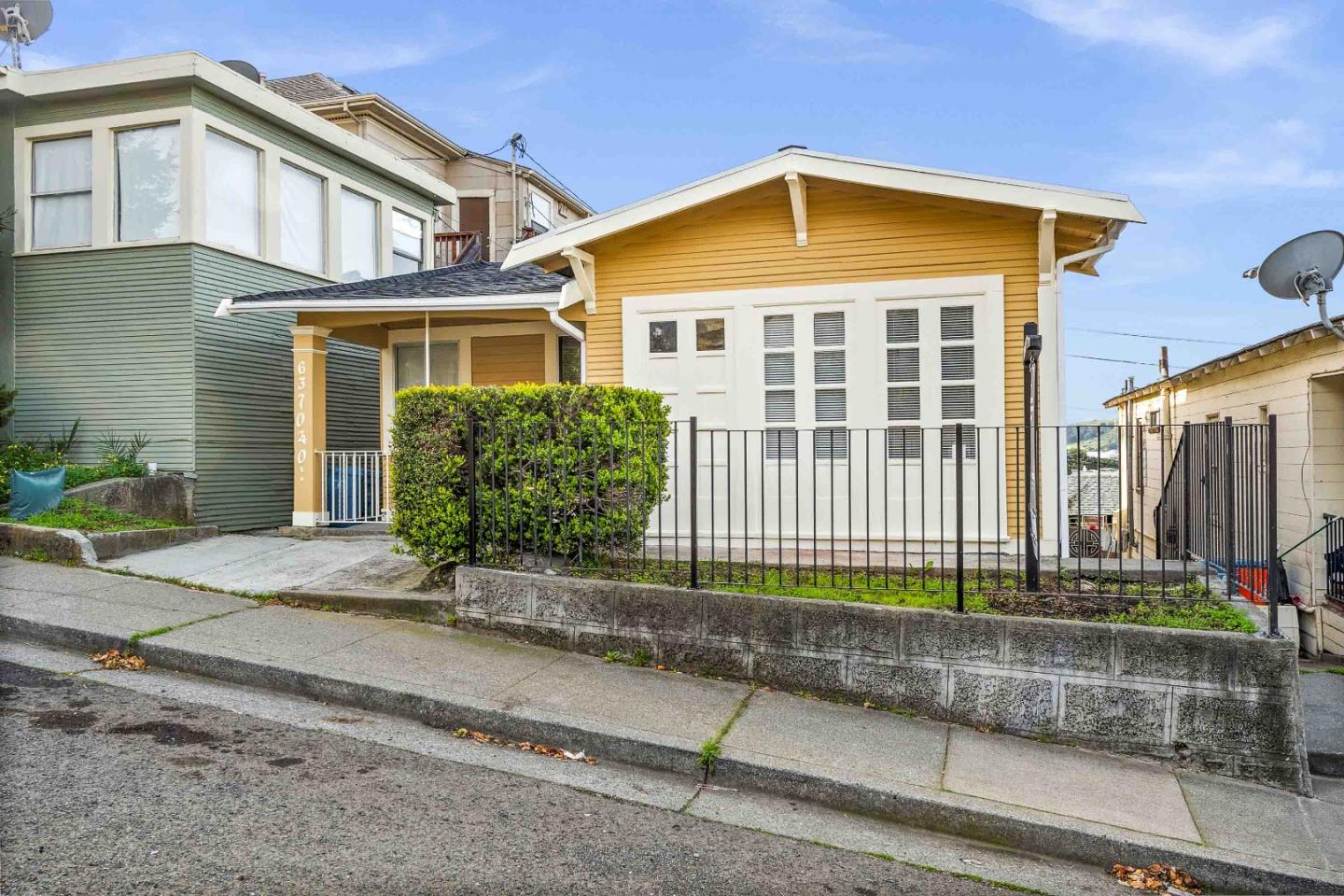 Detail Gallery Image 2 of 31 For 637 Maine St, Vallejo,  CA 94590 - 3 Beds | 2 Baths