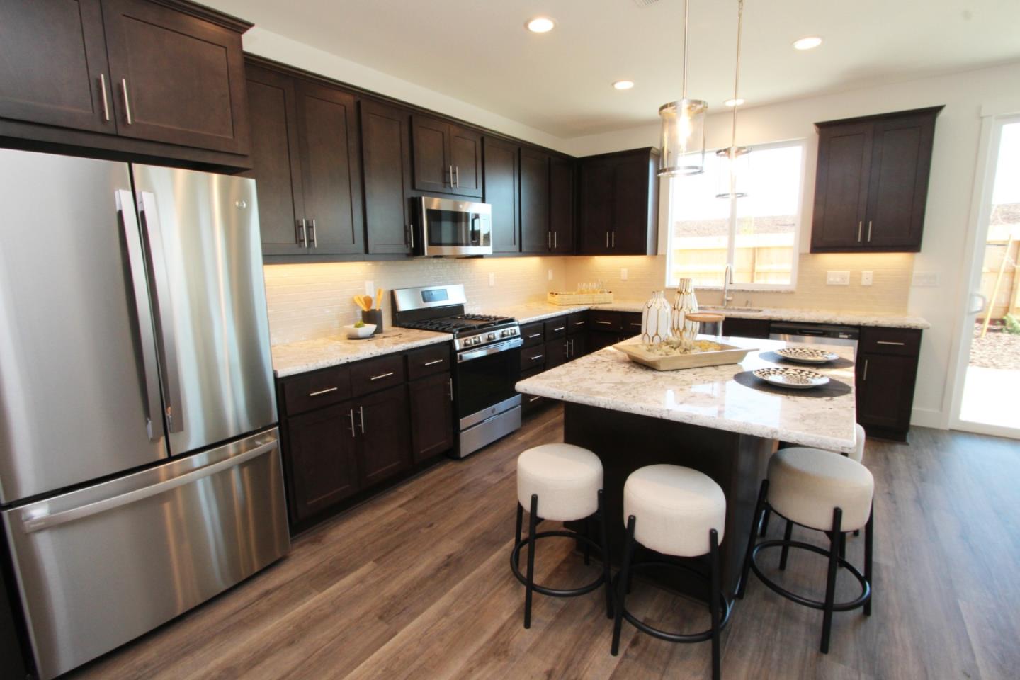 Detail Gallery Image 15 of 24 For 1173 Scout Peak Way #14-9,  Hollister,  CA 95023 - 4 Beds | 2/1 Baths