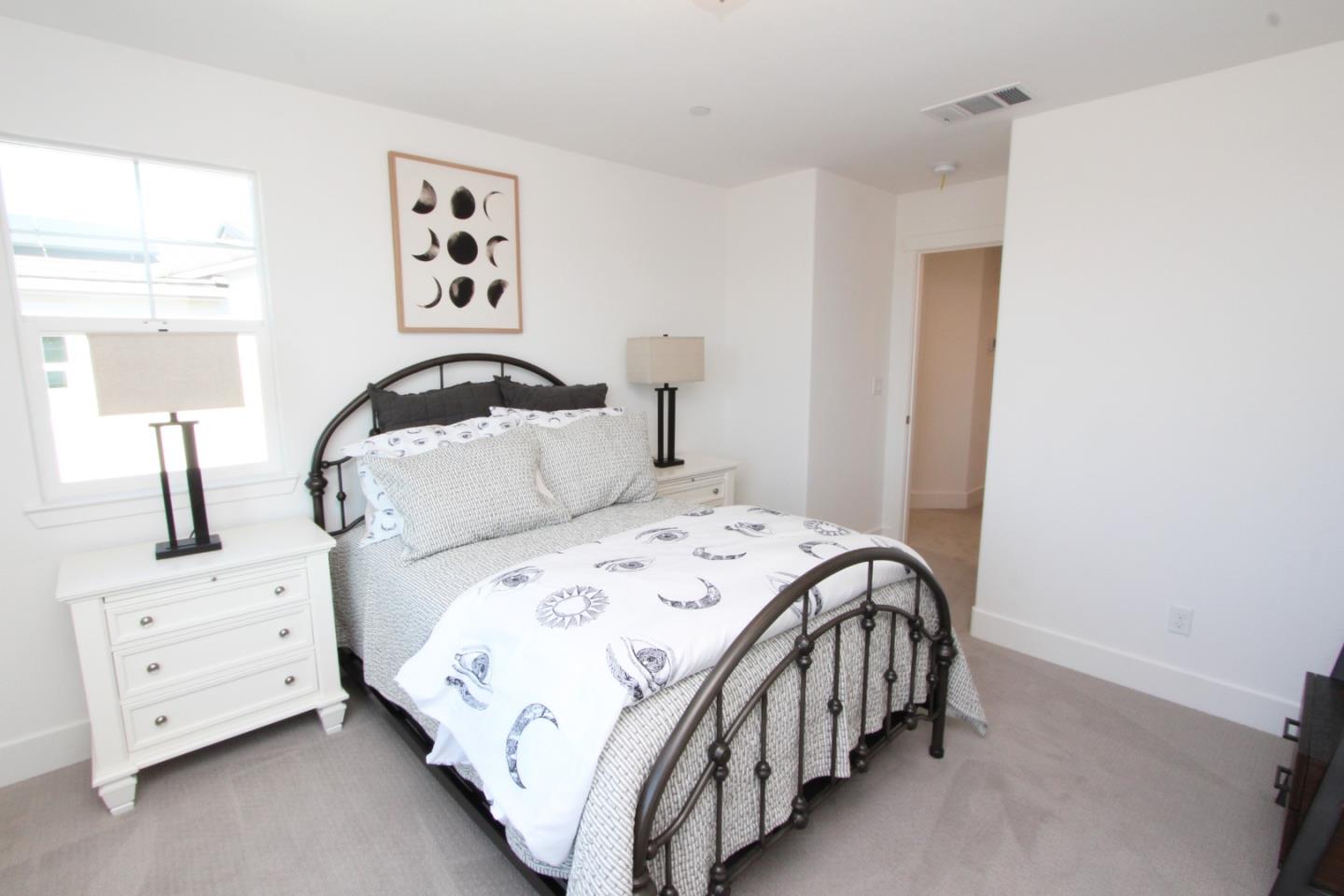 Detail Gallery Image 5 of 24 For 1173 Scout Peak Way #14-9,  Hollister,  CA 95023 - 4 Beds | 2/1 Baths