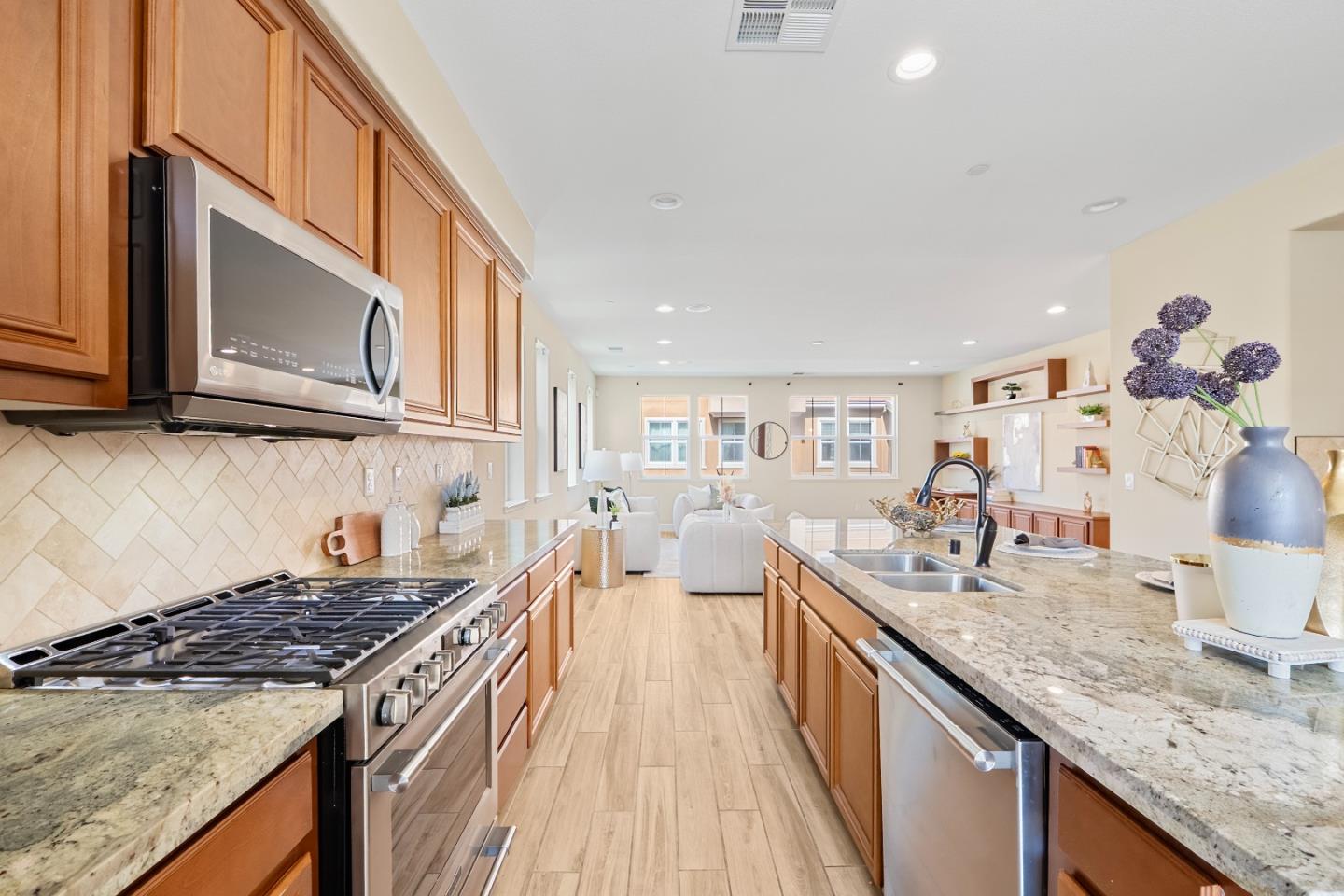 Detail Gallery Image 15 of 54 For 38933 Snapdragon Pl, Newark,  CA 94560 - 4 Beds | 3/1 Baths