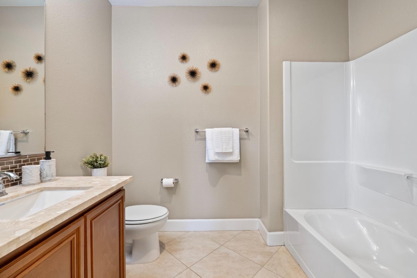 Detail Gallery Image 30 of 54 For 38933 Snapdragon Pl, Newark,  CA 94560 - 4 Beds | 3/1 Baths