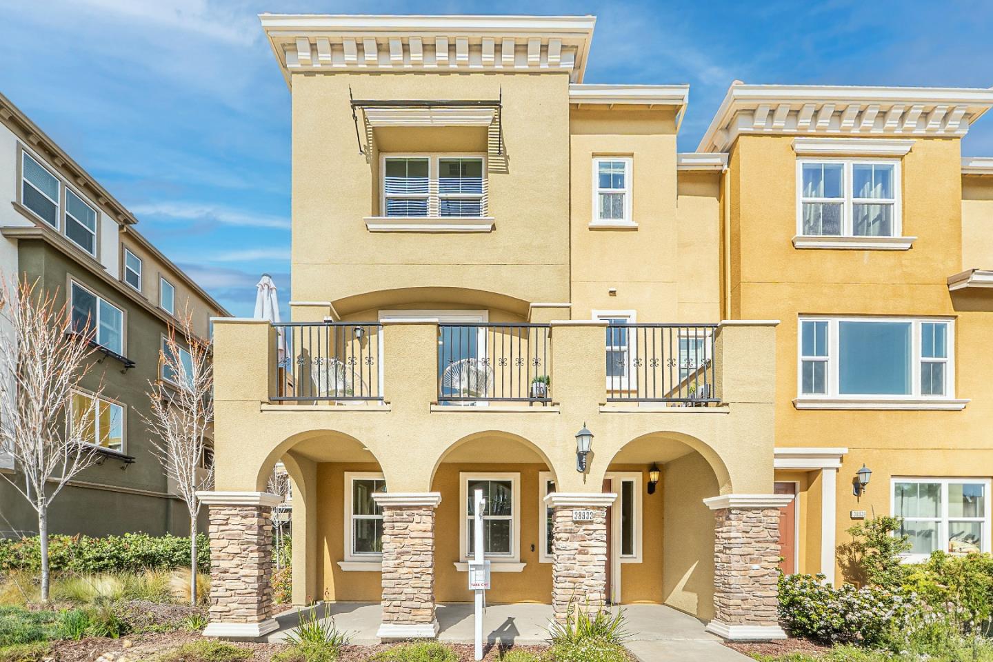 Detail Gallery Image 4 of 54 For 38933 Snapdragon Pl, Newark,  CA 94560 - 4 Beds | 3/1 Baths