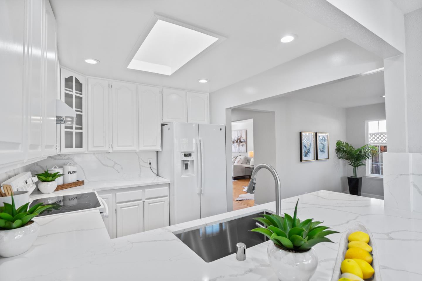 Detail Gallery Image 14 of 27 For 965 Buckeye Dr, Sunnyvale,  CA 94086 - 3 Beds | 2 Baths