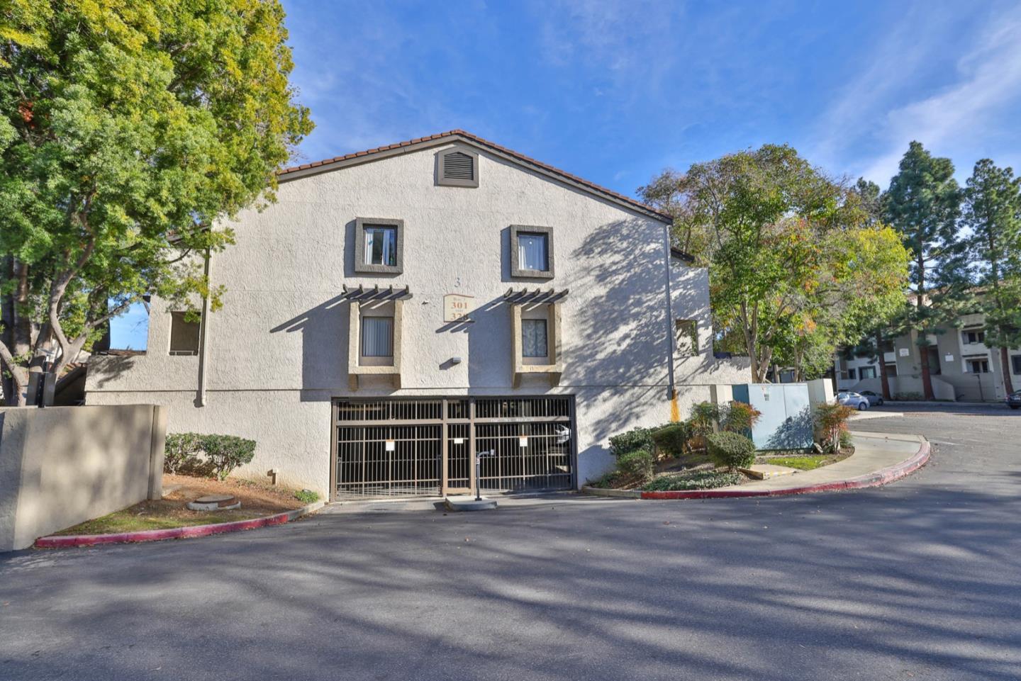 Detail Gallery Image 2 of 24 For 880 E Fremont Ave #304,  Sunnyvale,  CA 94087 - 1 Beds | 1 Baths