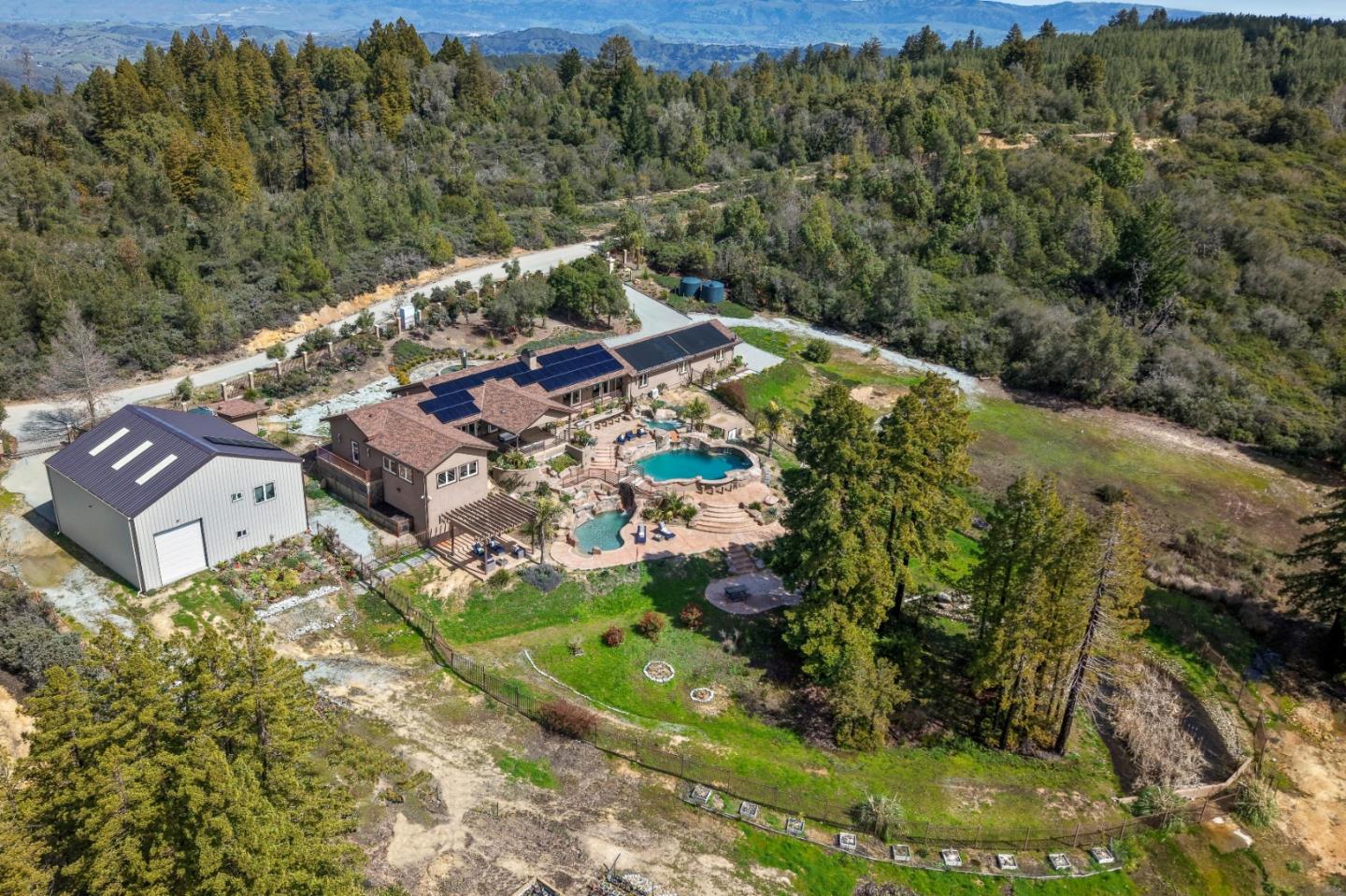 Detail Gallery Image 2 of 78 For 1061 Summit Rd, Watsonville,  CA 95076 - 3 Beds | 3 Baths