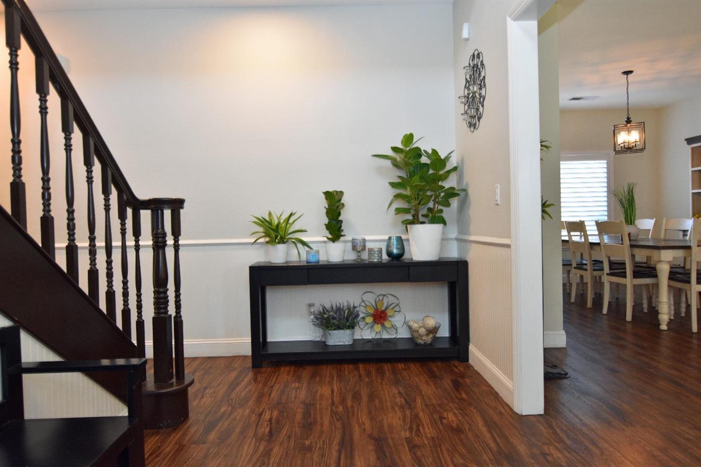 Detail Gallery Image 2 of 21 For 3611 Apple Blossom Ln, Turlock,  CA 95382 - 4 Beds | 2/1 Baths
