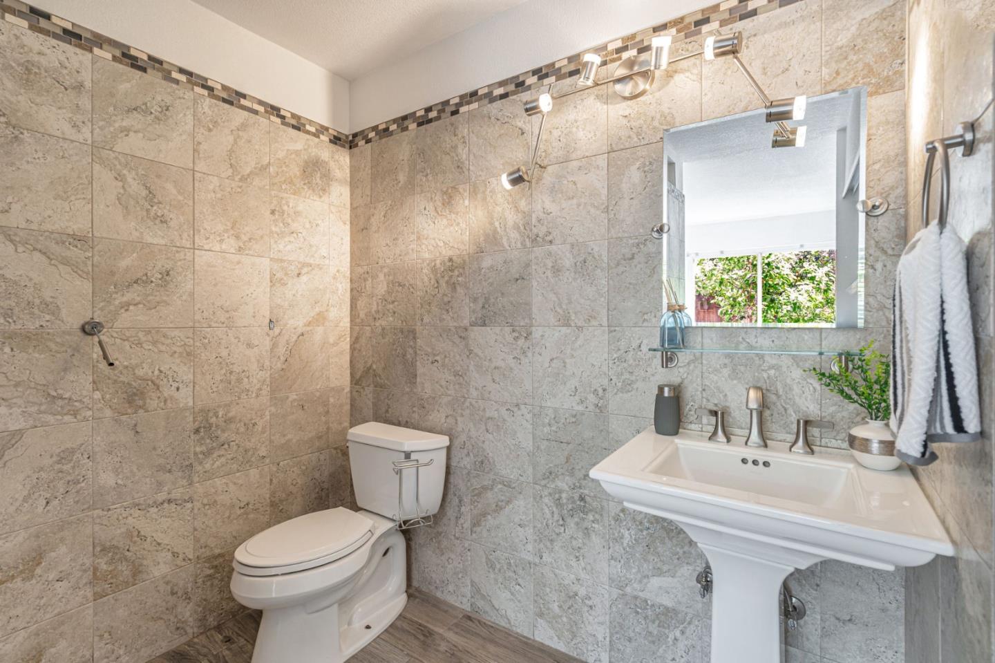 Detail Gallery Image 27 of 34 For 4219 Senter Rd, San Jose,  CA 95111 - 5 Beds | 3 Baths