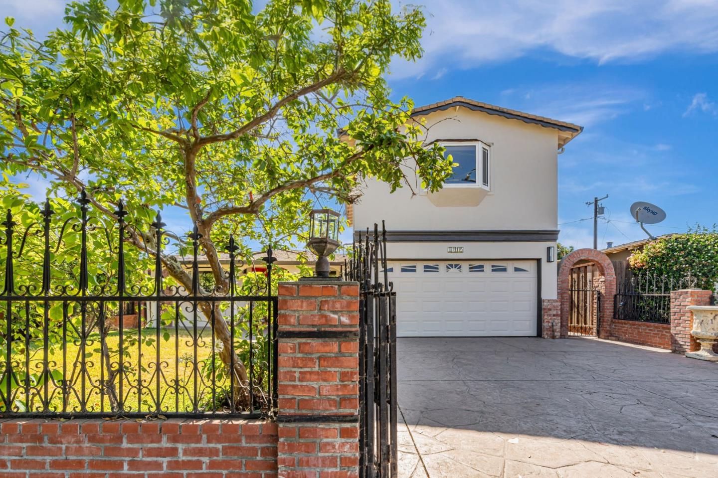 Detail Gallery Image 4 of 34 For 4219 Senter Rd, San Jose,  CA 95111 - 5 Beds | 3 Baths