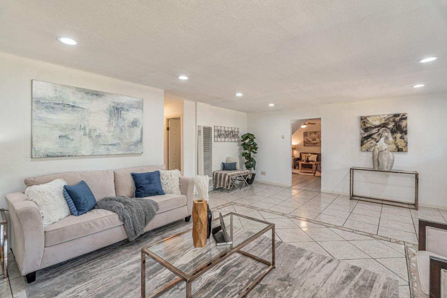 Detail Gallery Image 9 of 34 For 4219 Senter Rd, San Jose,  CA 95111 - 5 Beds | 3 Baths