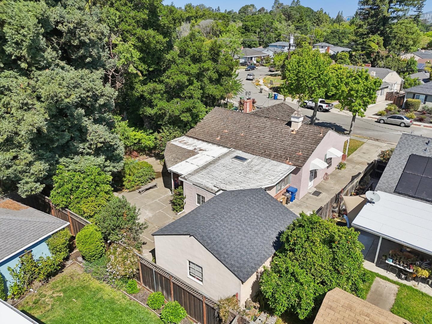 Detail Gallery Image 16 of 19 For 22075 Baywood Ave, Castro Valley,  CA 94546 - 4 Beds | 2 Baths
