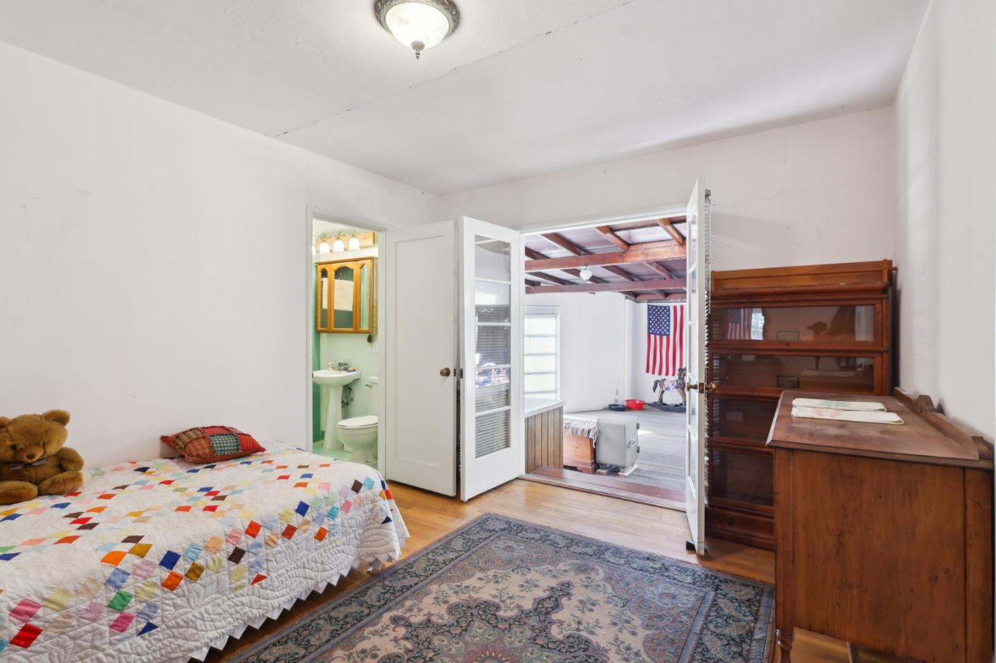 Detail Gallery Image 6 of 19 For 22075 Baywood Ave, Castro Valley,  CA 94546 - 4 Beds | 2 Baths
