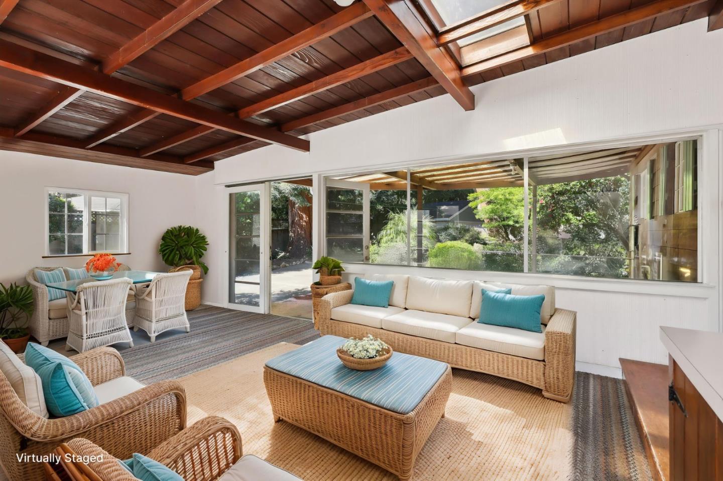 Detail Gallery Image 7 of 19 For 22075 Baywood Ave, Castro Valley,  CA 94546 - 4 Beds | 2 Baths