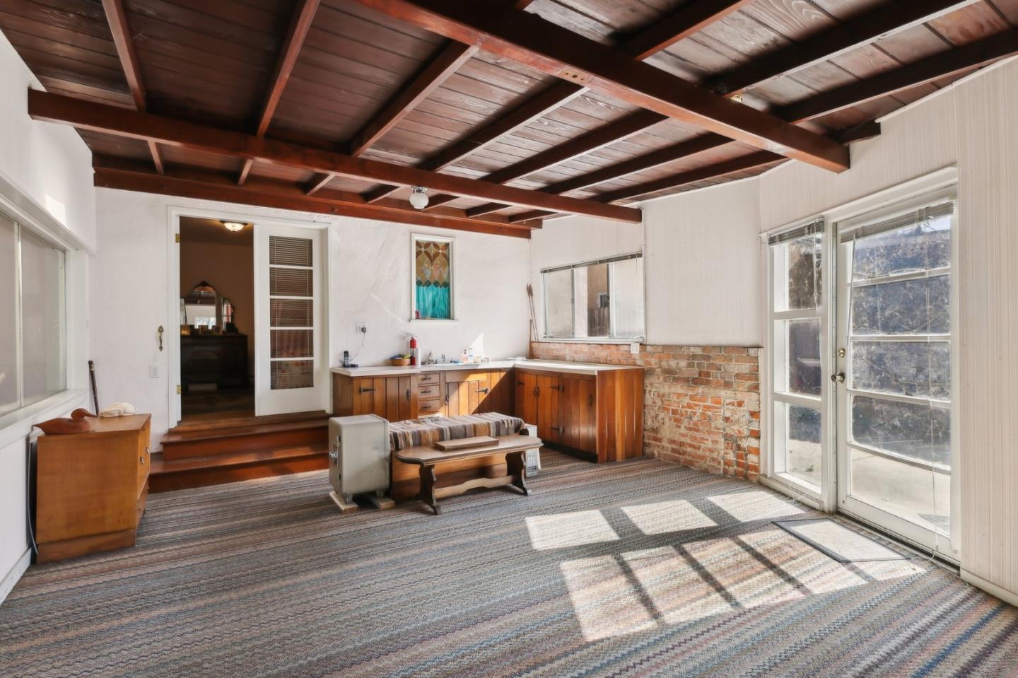 Detail Gallery Image 8 of 19 For 22075 Baywood Ave, Castro Valley,  CA 94546 - 4 Beds | 2 Baths