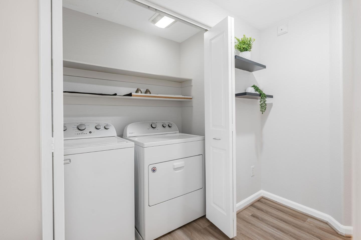 Detail Gallery Image 12 of 40 For 20500 Town Center Ln #168,  Cupertino,  CA 95014 - 2 Beds | 2 Baths