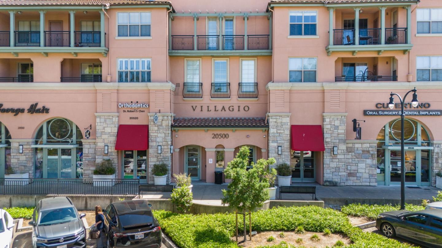 Detail Gallery Image 3 of 40 For 20500 Town Center Ln #168,  Cupertino,  CA 95014 - 2 Beds | 2 Baths