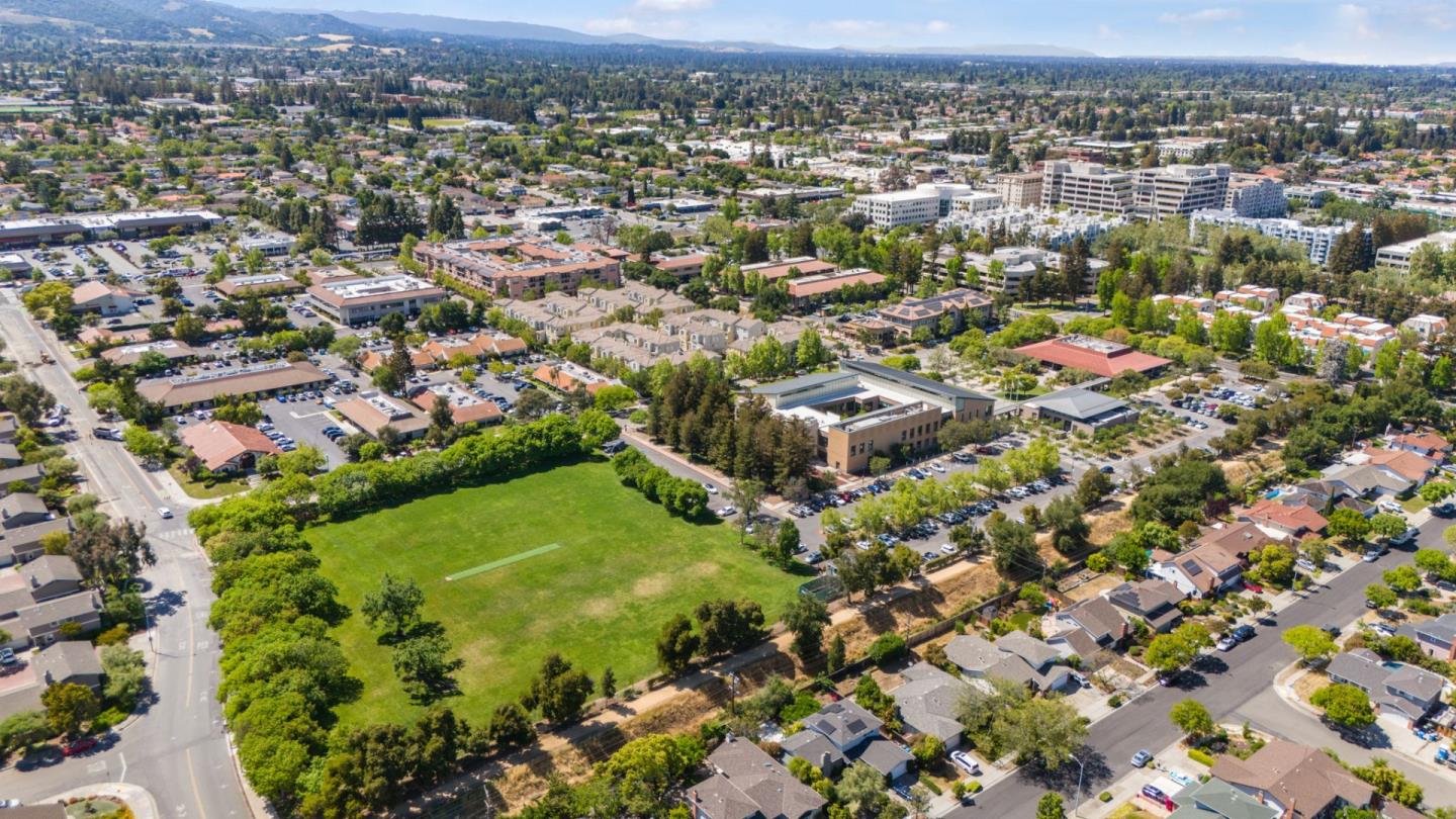 Detail Gallery Image 32 of 40 For 20500 Town Center Ln #168,  Cupertino,  CA 95014 - 2 Beds | 2 Baths