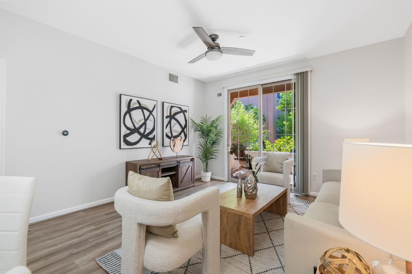 Detail Gallery Image 7 of 40 For 20500 Town Center Ln #168,  Cupertino,  CA 95014 - 2 Beds | 2 Baths