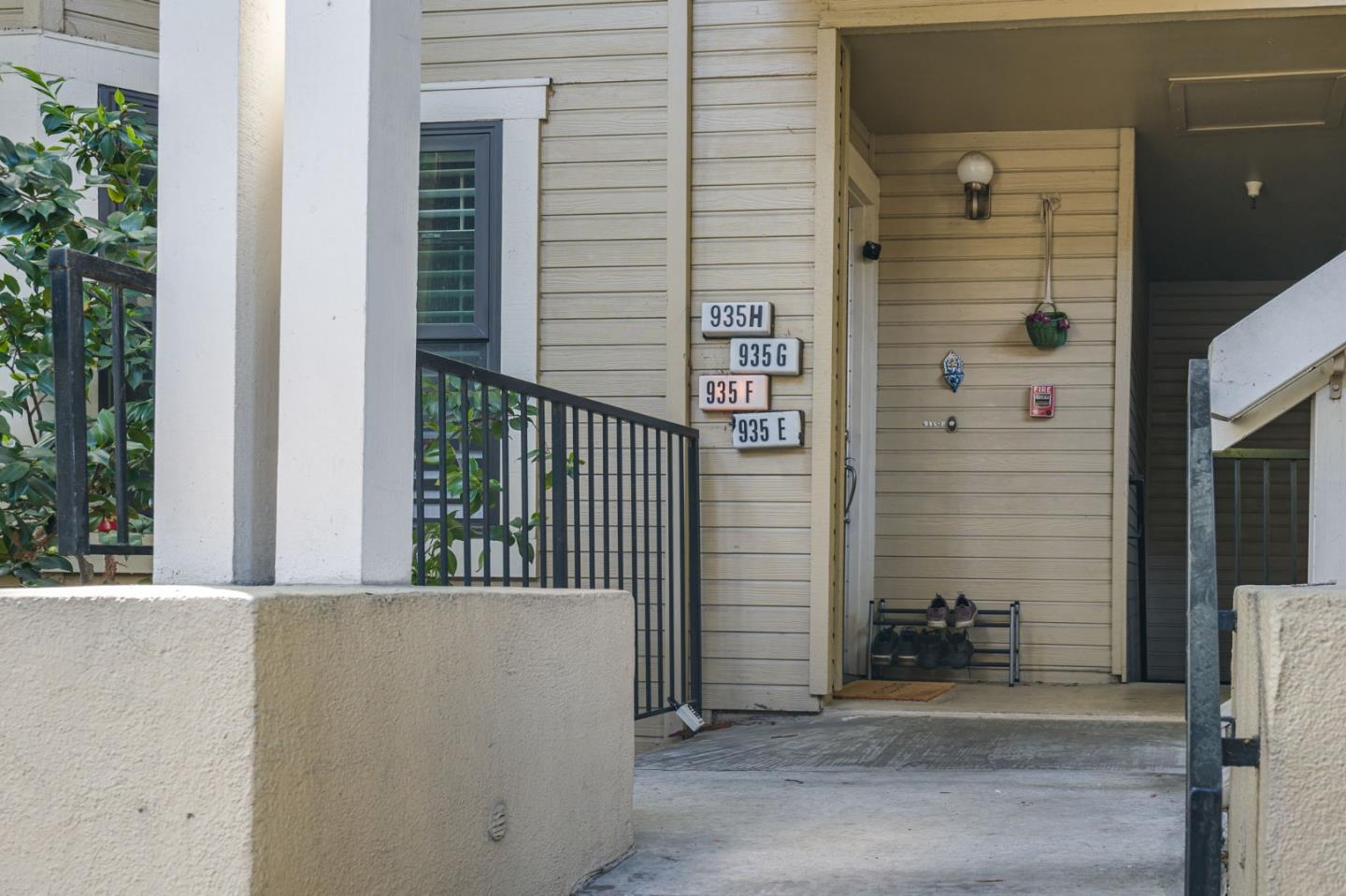 Detail Gallery Image 17 of 36 For 935 La Mesa Ter #G,  Sunnyvale,  CA 94086 - 2 Beds | 1 Baths