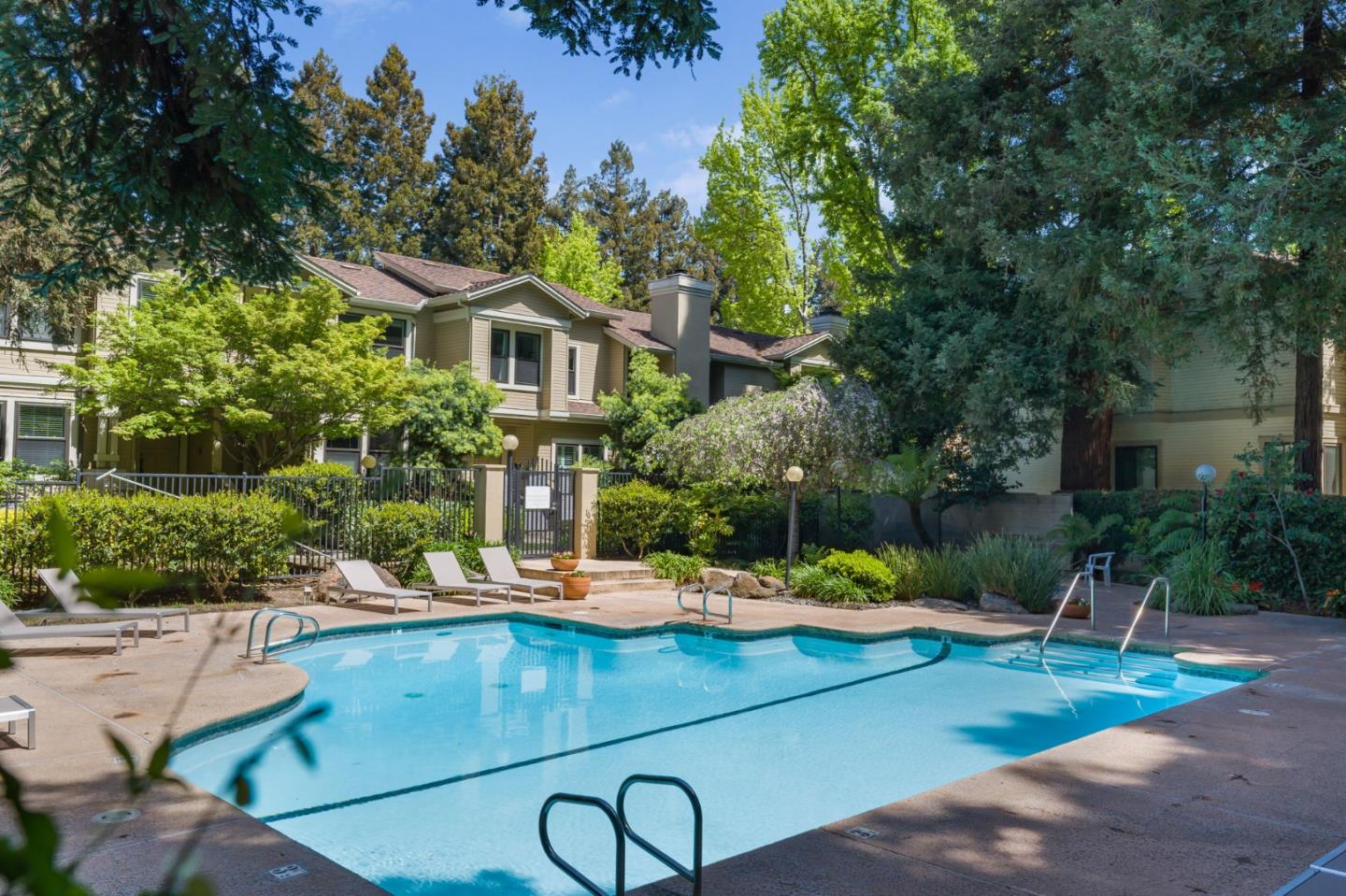 Detail Gallery Image 22 of 36 For 935 La Mesa Ter #G,  Sunnyvale,  CA 94086 - 2 Beds | 1 Baths