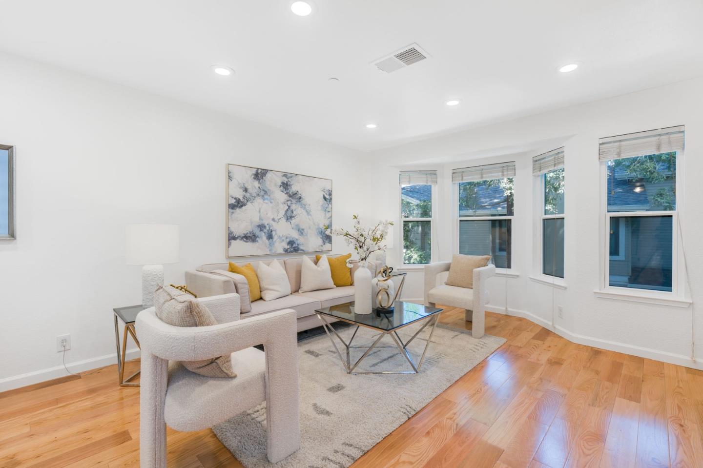 Detail Gallery Image 3 of 36 For 935 La Mesa Ter #G,  Sunnyvale,  CA 94086 - 2 Beds | 1 Baths