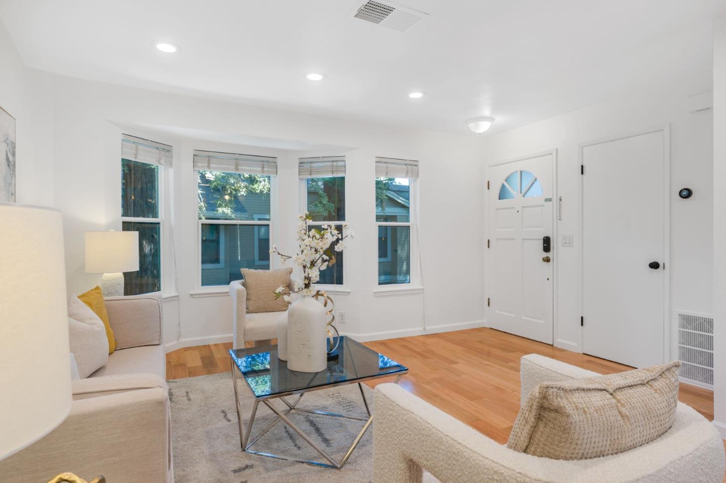 Detail Gallery Image 4 of 36 For 935 La Mesa Ter #G,  Sunnyvale,  CA 94086 - 2 Beds | 1 Baths