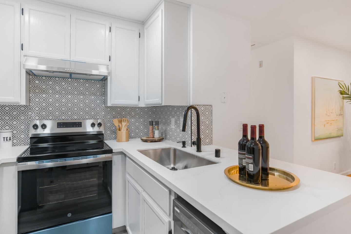 Detail Gallery Image 9 of 36 For 935 La Mesa Ter #G,  Sunnyvale,  CA 94086 - 2 Beds | 1 Baths