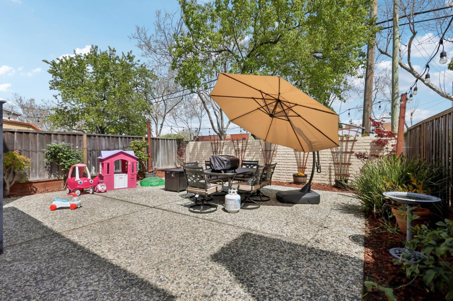 Detail Gallery Image 27 of 31 For 2378 Cheshire Pl, San Leandro,  CA 94577 - 3 Beds | 2/1 Baths