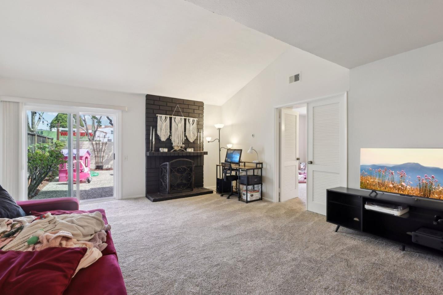 Detail Gallery Image 4 of 31 For 2378 Cheshire Pl, San Leandro,  CA 94577 - 3 Beds | 2/1 Baths