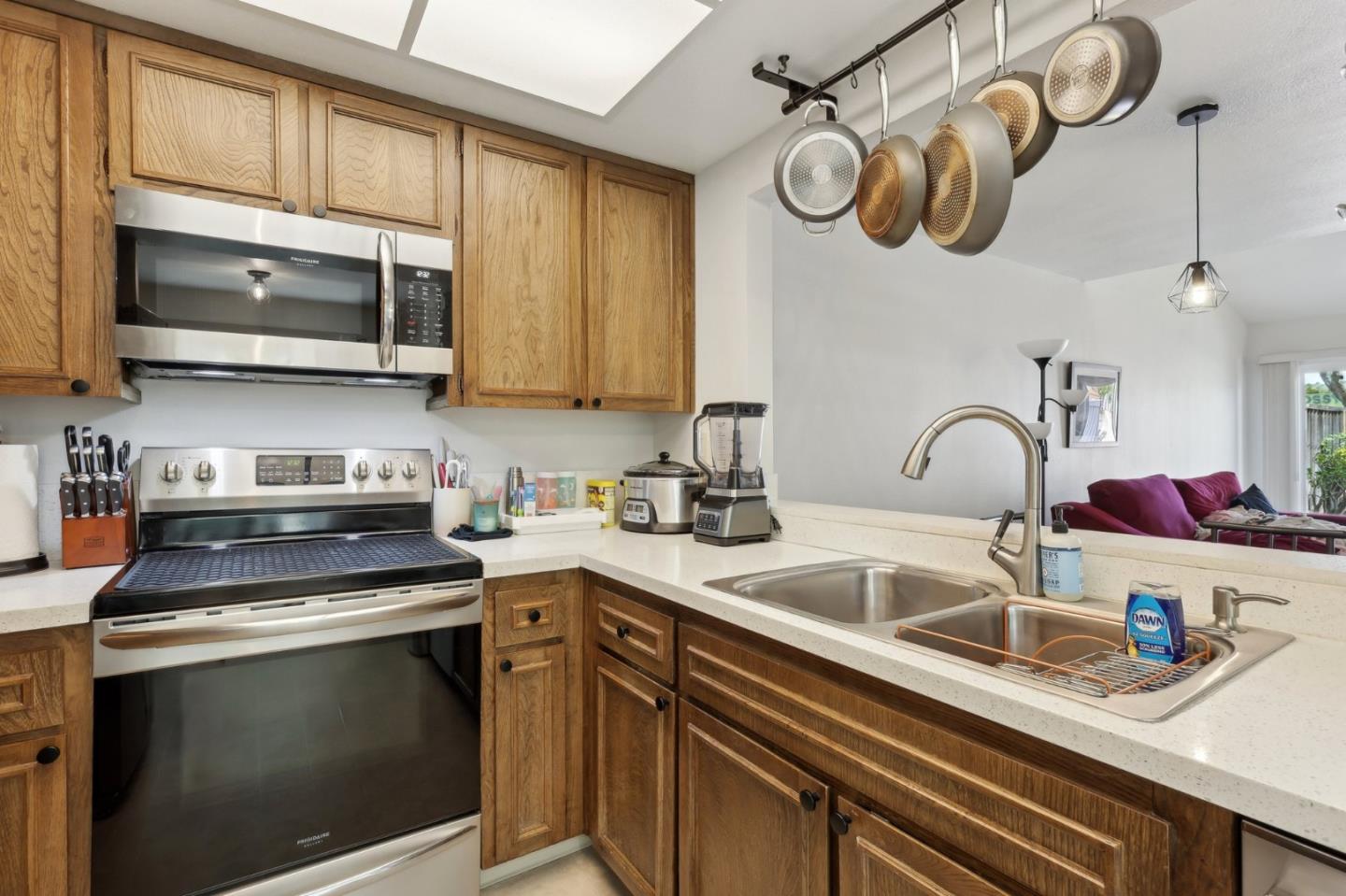 Detail Gallery Image 7 of 31 For 2378 Cheshire Pl, San Leandro,  CA 94577 - 3 Beds | 2/1 Baths