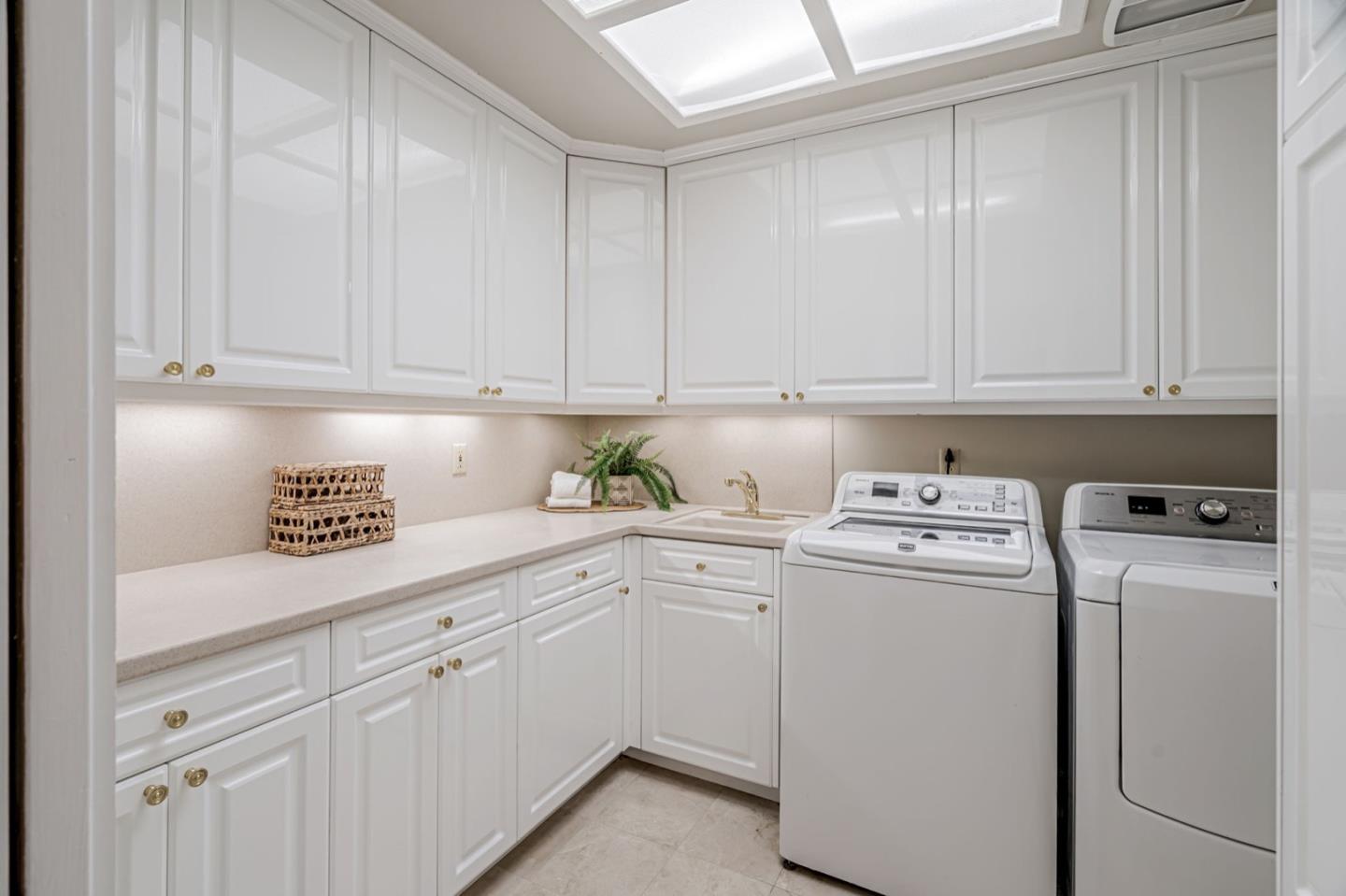 Detail Gallery Image 43 of 69 For 6744 Leyland Park Dr, San Jose,  CA 95120 - 5 Beds | 4 Baths