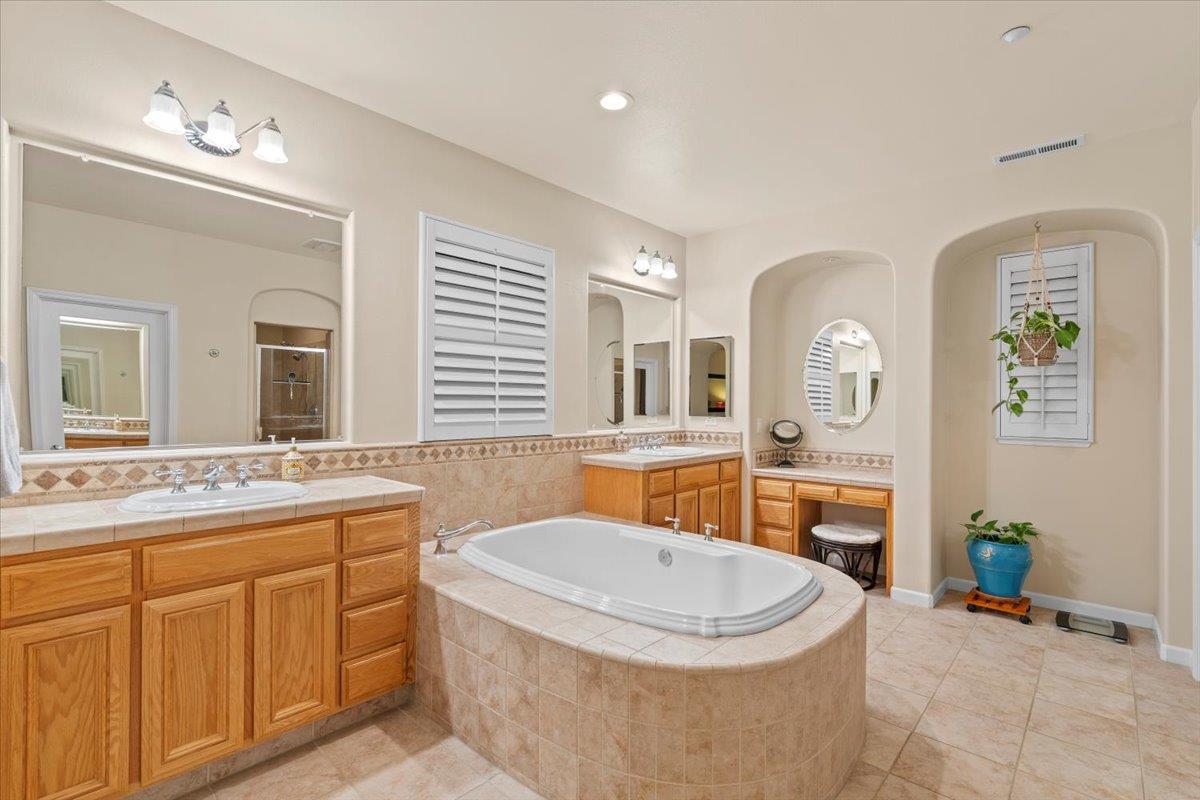 Detail Gallery Image 17 of 32 For 7532 Strath Pl, Gilroy,  CA 95020 - 4 Beds | 3 Baths