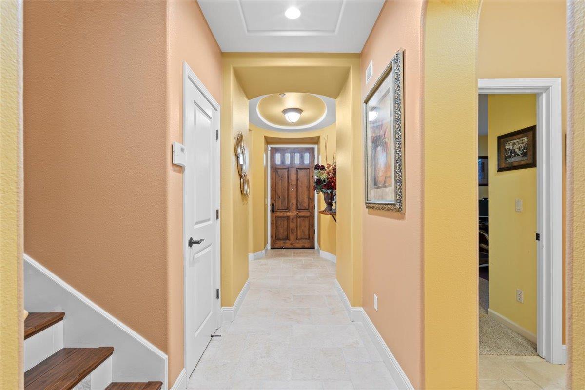 Detail Gallery Image 3 of 32 For 7532 Strath Pl, Gilroy,  CA 95020 - 4 Beds | 3 Baths