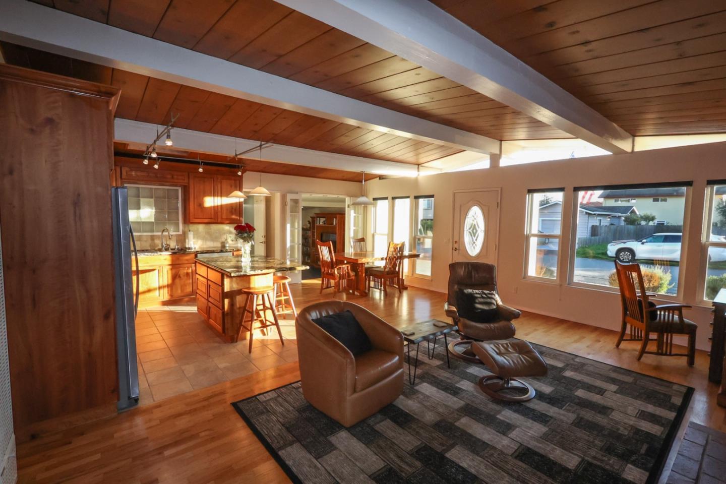 Detail Gallery Image 11 of 30 For 108 Santa Cruz Ave, Aptos,  CA 95003 - 3 Beds | 2 Baths