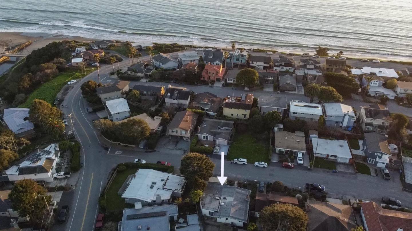 Detail Gallery Image 2 of 30 For 108 Santa Cruz Ave, Aptos,  CA 95003 - 3 Beds | 2 Baths