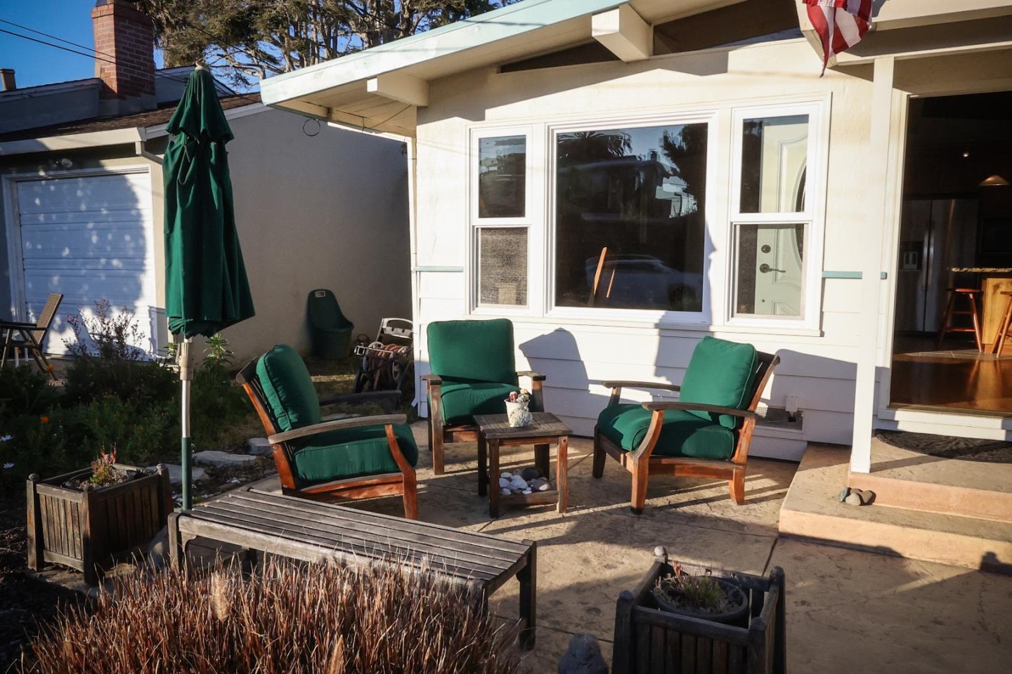 Detail Gallery Image 3 of 30 For 108 Santa Cruz Ave, Aptos,  CA 95003 - 3 Beds | 2 Baths