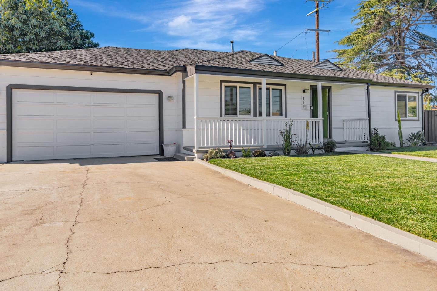 Detail Gallery Image 2 of 26 For 159 Gardenia Way, East Palo Alto,  CA 94303 - 3 Beds | 2 Baths