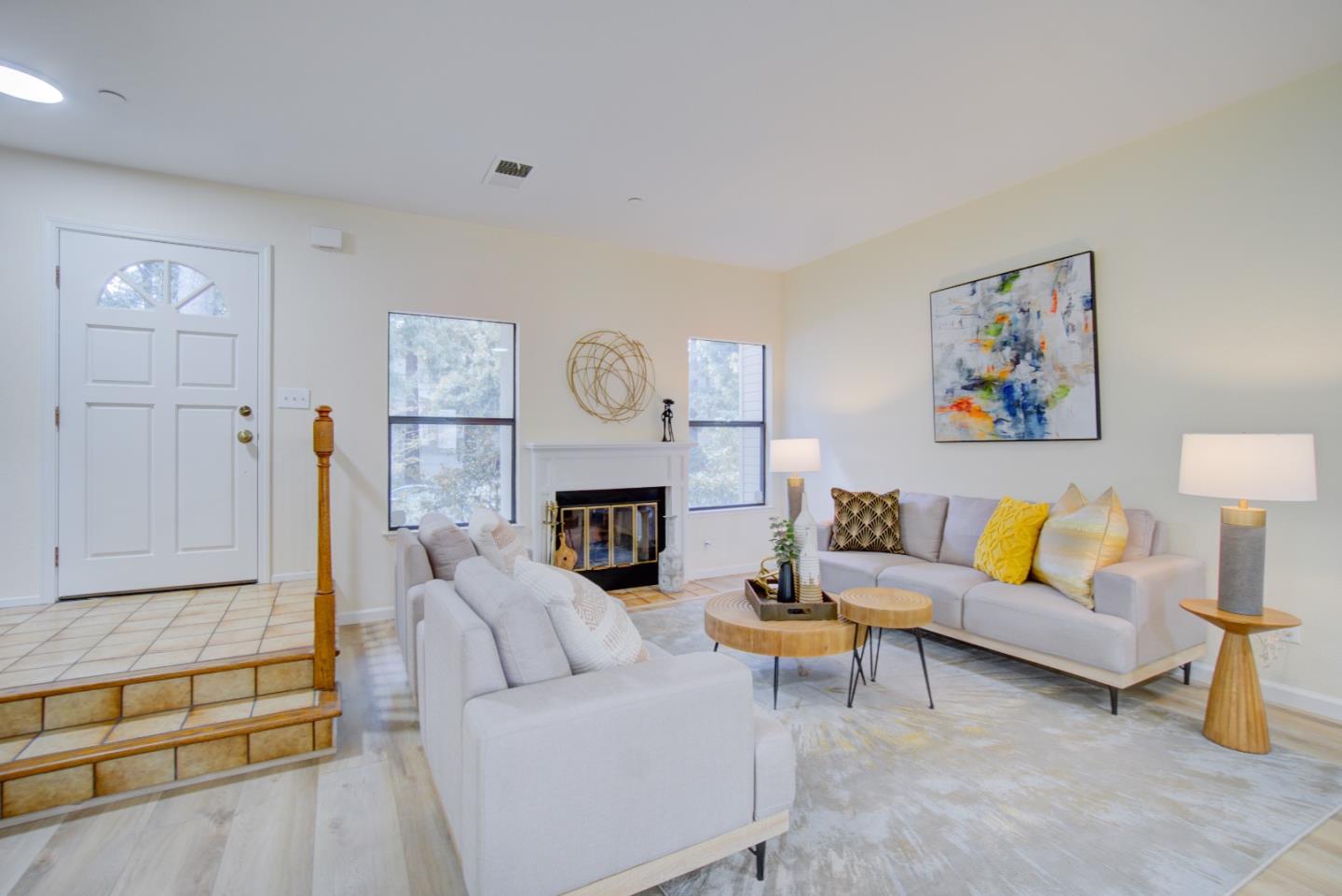 Detail Gallery Image 2 of 27 For 926 La Mesa Ter #F,  Sunnyvale,  CA 94086 - 3 Beds | 3 Baths