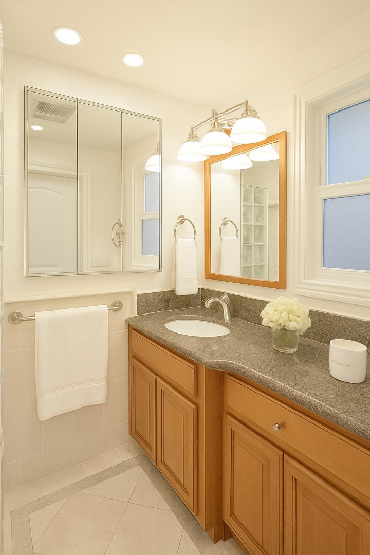 Detail Gallery Image 19 of 37 For 4640 Venice Way, San Jose,  CA 95129 - 4 Beds | 3 Baths