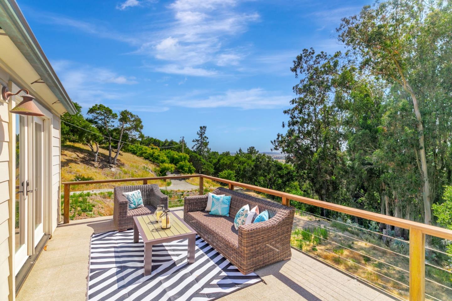Detail Gallery Image 10 of 91 For 411 Hecker Pass Rd, Watsonville,  CA 95076 - 4 Beds | 4 Baths