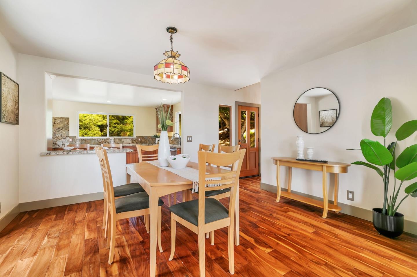 Detail Gallery Image 13 of 91 For 411 Hecker Pass Rd, Watsonville,  CA 95076 - 4 Beds | 4 Baths