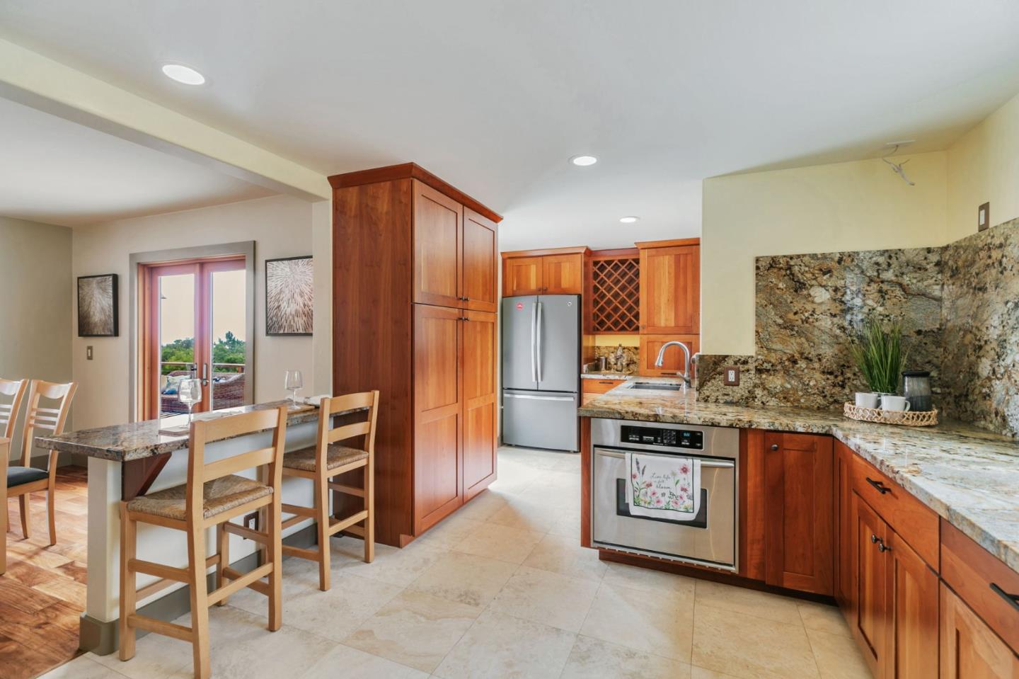 Detail Gallery Image 15 of 91 For 411 Hecker Pass Rd, Watsonville,  CA 95076 - 4 Beds | 4 Baths