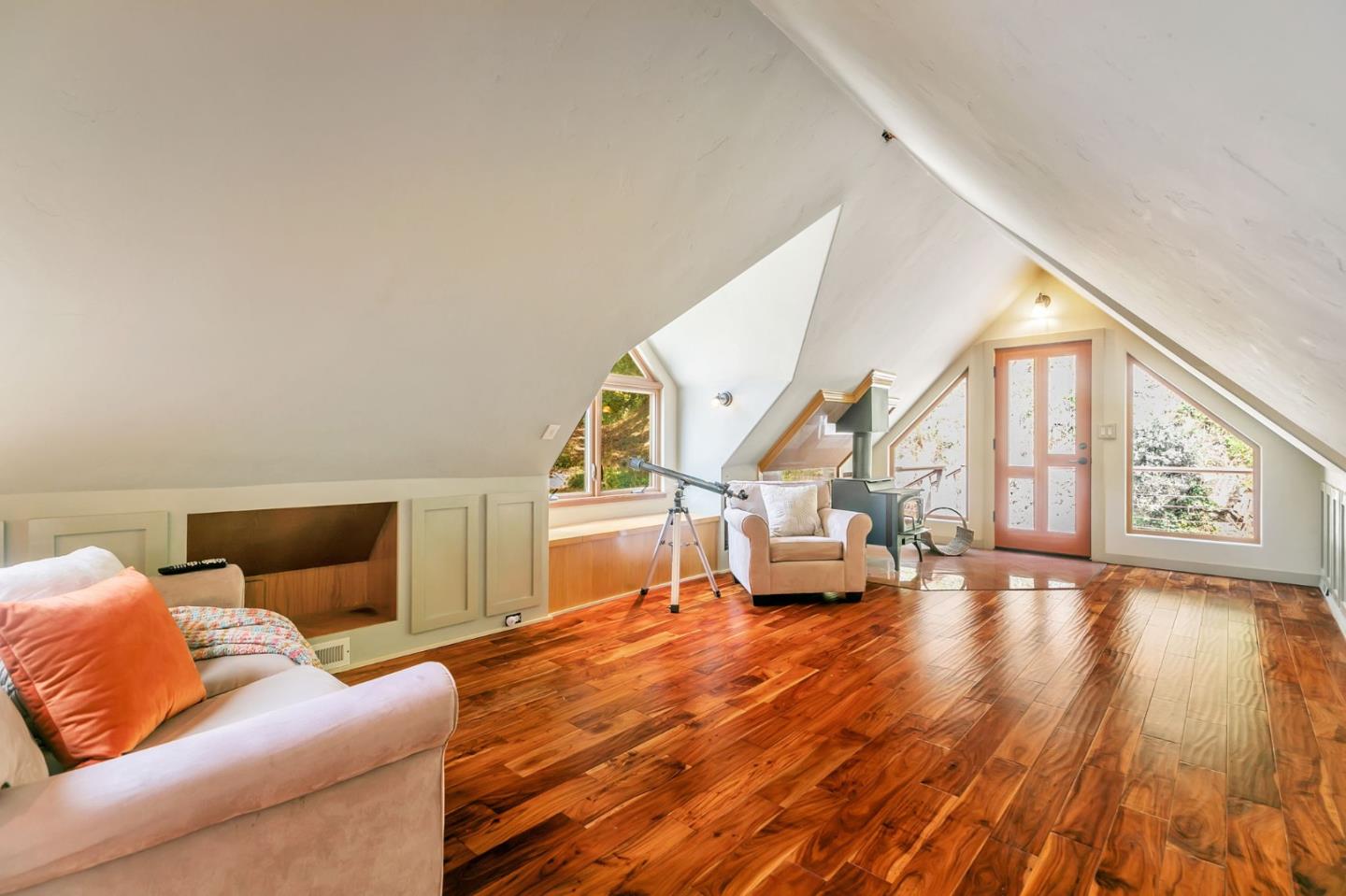 Detail Gallery Image 34 of 91 For 411 Hecker Pass Rd, Watsonville,  CA 95076 - 4 Beds | 4 Baths