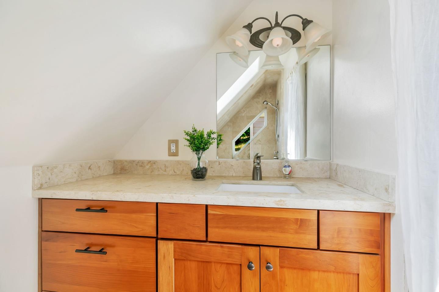 Detail Gallery Image 36 of 91 For 411 Hecker Pass Rd, Watsonville,  CA 95076 - 4 Beds | 4 Baths