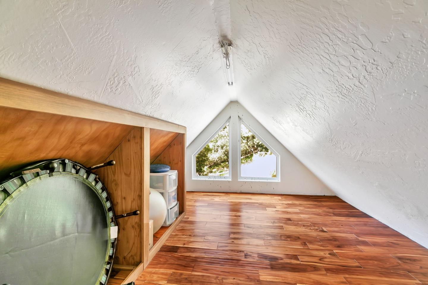 Detail Gallery Image 40 of 91 For 411 Hecker Pass Rd, Watsonville,  CA 95076 - 4 Beds | 4 Baths