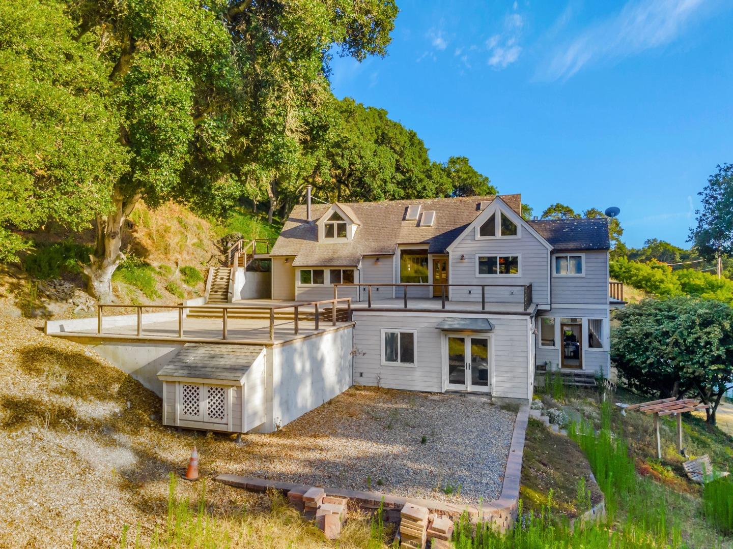 Detail Gallery Image 62 of 91 For 411 Hecker Pass Rd, Watsonville,  CA 95076 - 4 Beds | 4 Baths