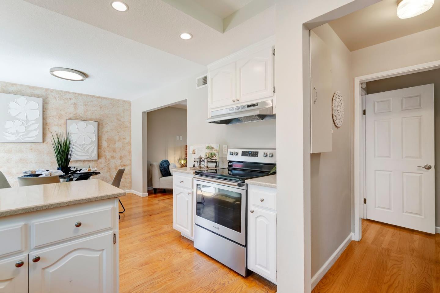 Detail Gallery Image 12 of 30 For 240 Bangor, San Jose,  CA 95123 - 3 Beds | 2 Baths