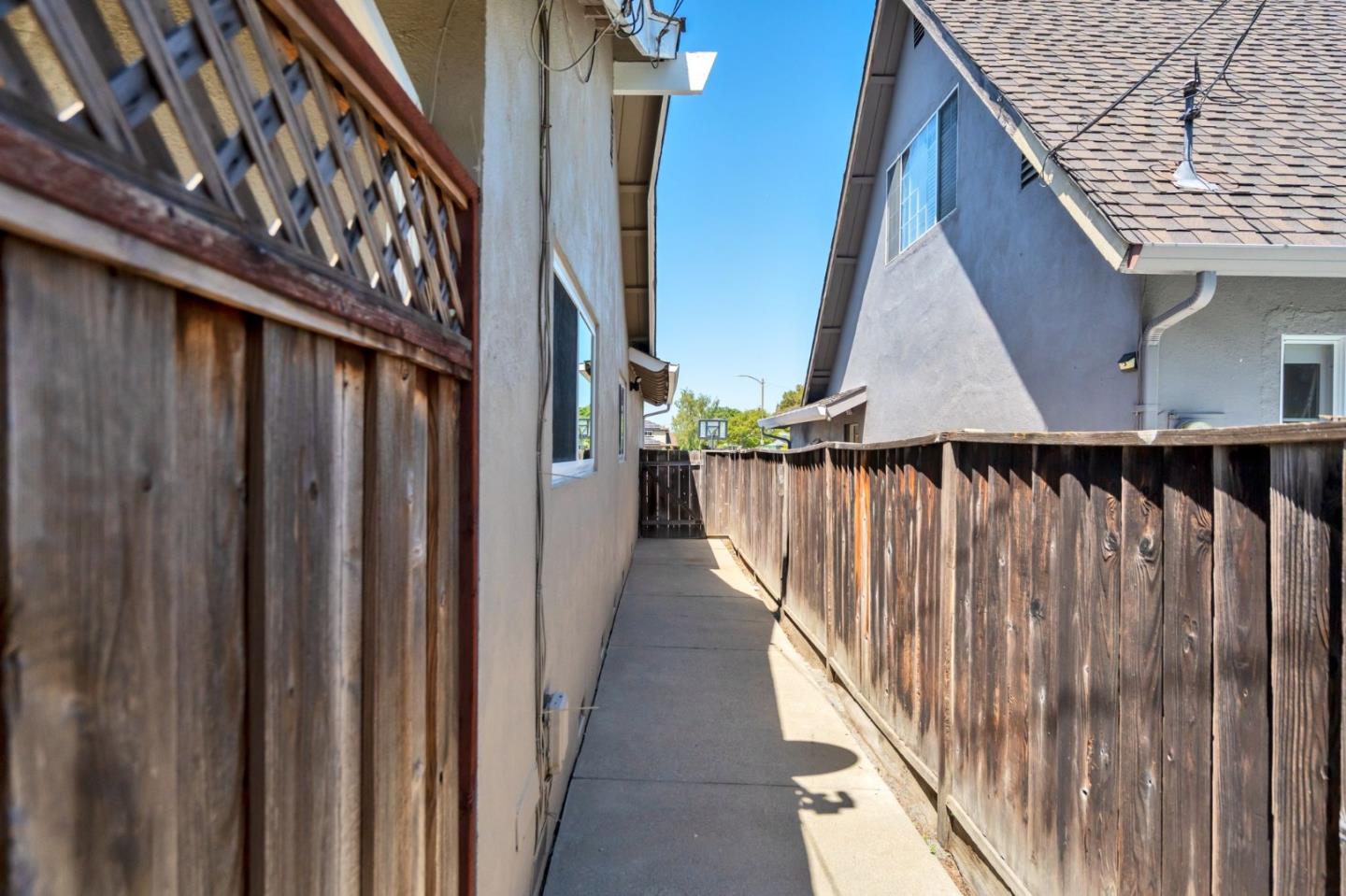 Detail Gallery Image 23 of 30 For 240 Bangor, San Jose,  CA 95123 - 3 Beds | 2 Baths
