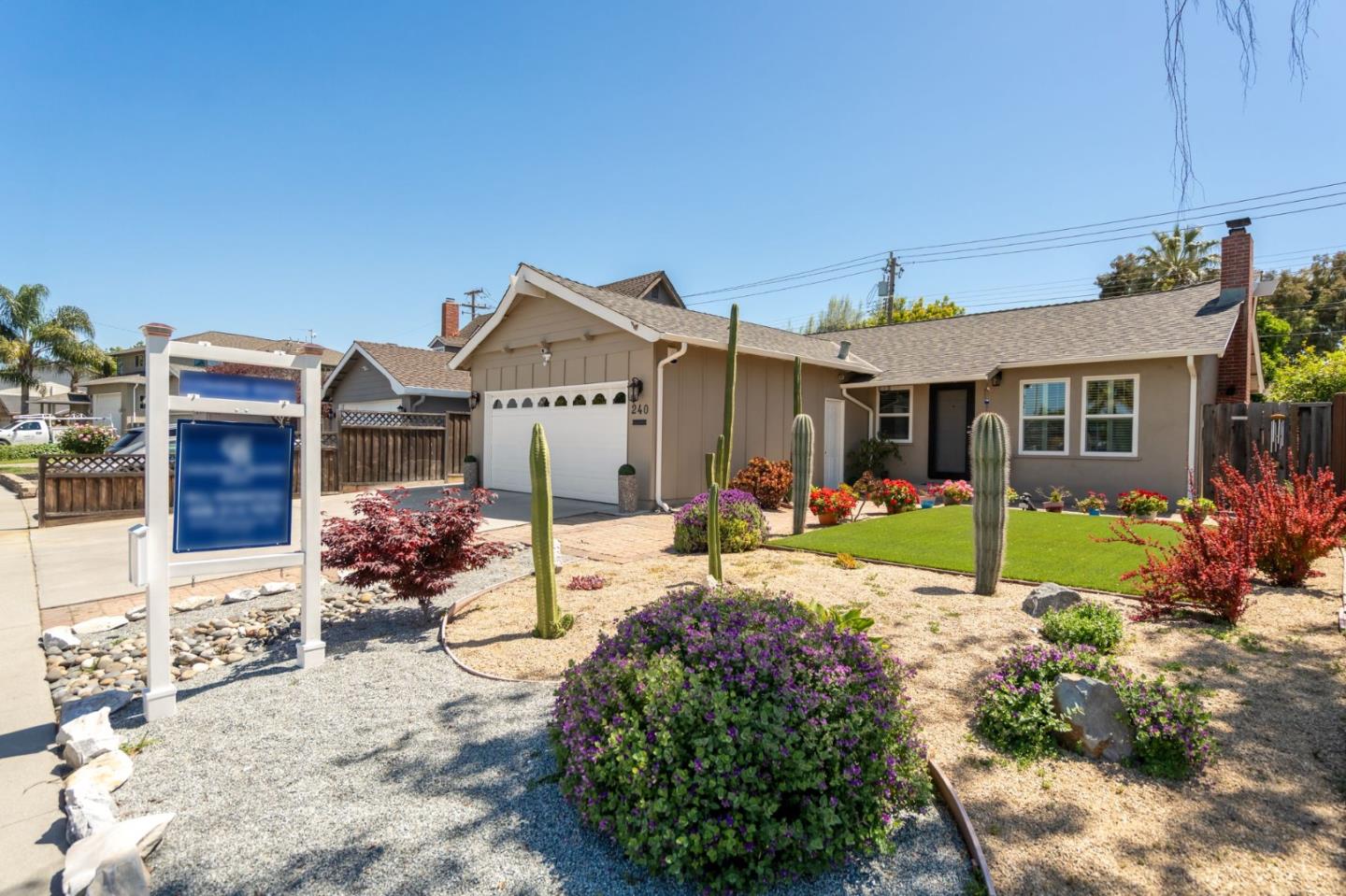 Detail Gallery Image 3 of 30 For 240 Bangor, San Jose,  CA 95123 - 3 Beds | 2 Baths